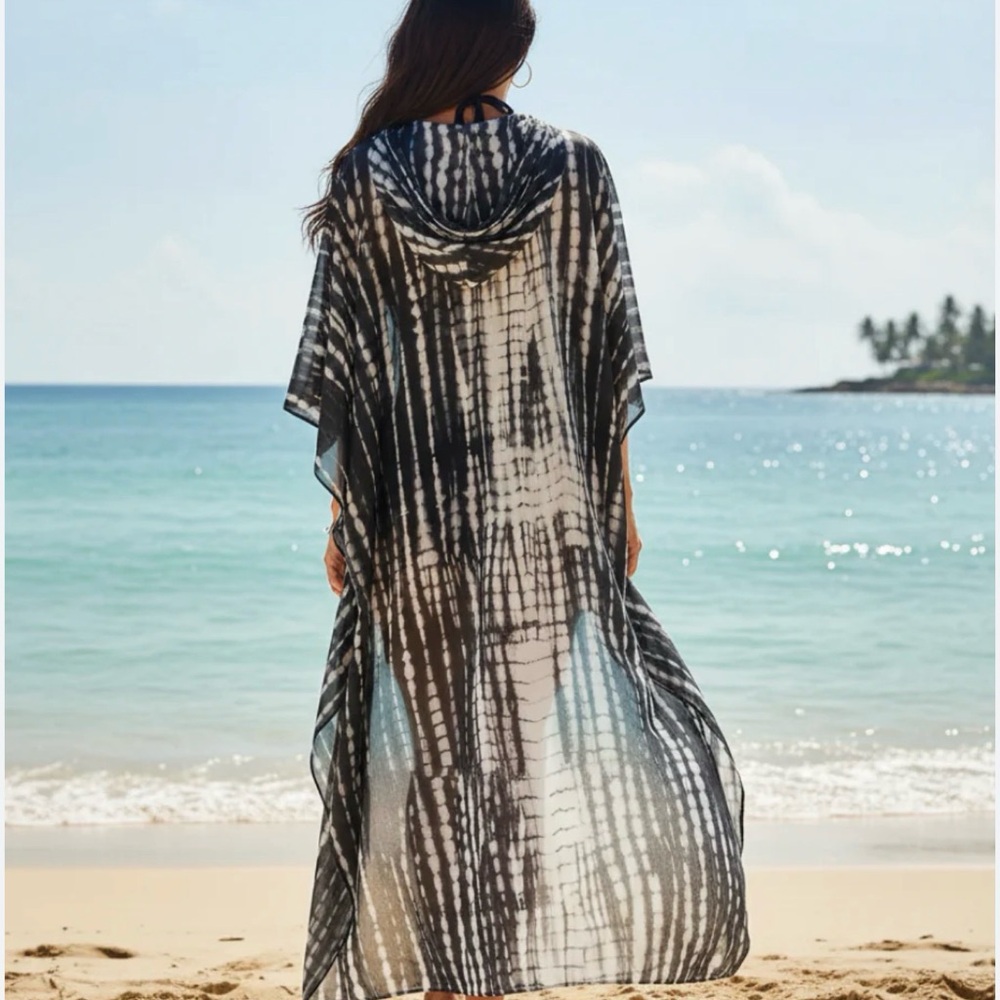 Black & White Tie-Dye Beach Cover-Up with Hood and Belt NEW